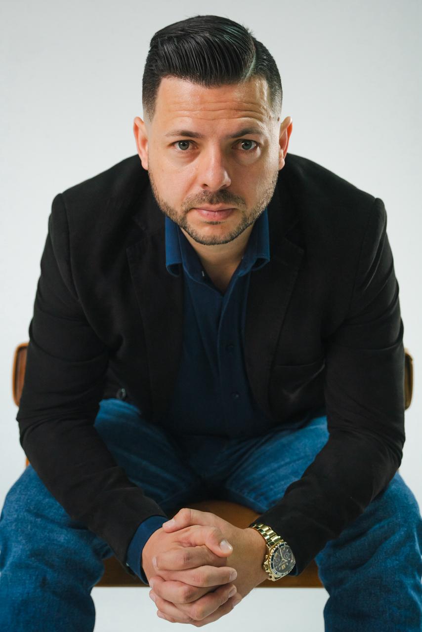 Leandro Lopes — Criador da Mentoria Vivendo de Cosméticos